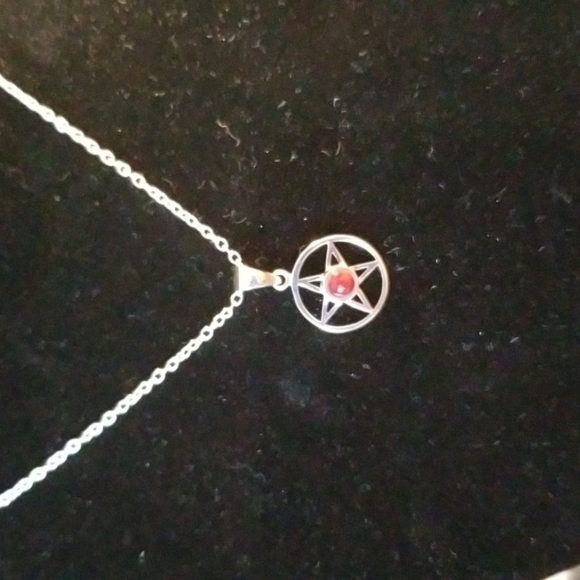 ✴️LAST ONE✴️Carnelian Stone Silver Pentacle Pendant & Chain - Picture 4 of 5